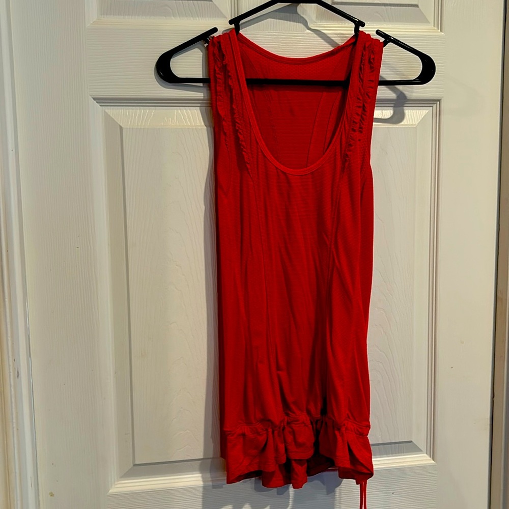 Lululemon red tank size 4